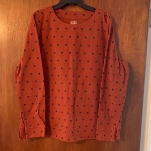 Croft & Barrow Women's Rust Long Sleeve with Black Polka Dots
